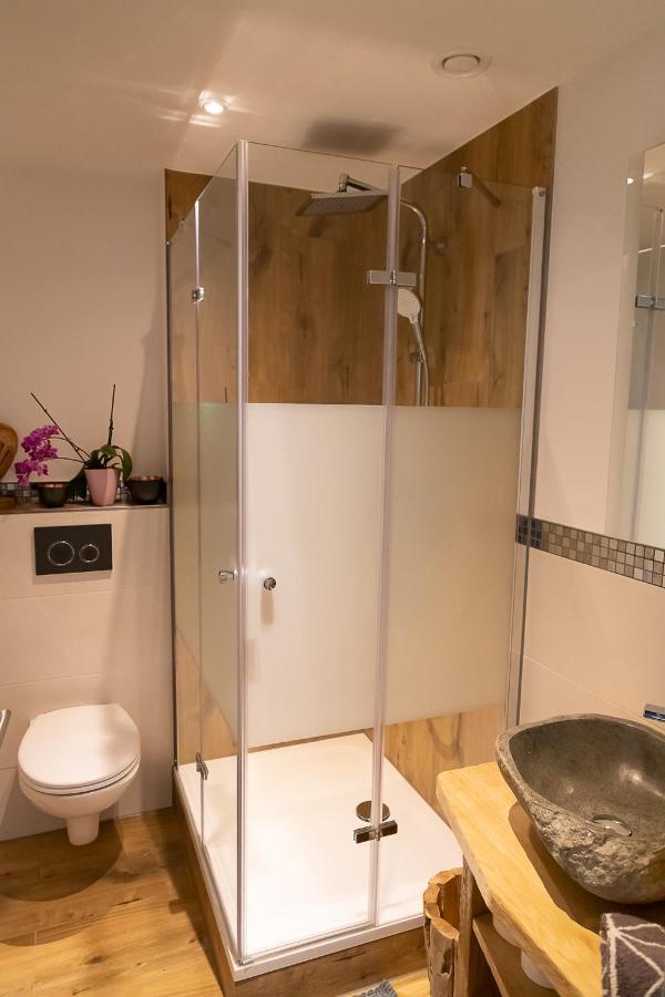 Vip Deluxe 107Qm Auf Zwei Etagen 1 Dopplezimmer Eg 1 Doppelzimmer Auf Der Galerie Sowie 2 Badezimmer Und Komplette Kueche Mit Mikrowelle Und Backofen Ideal Fuer 1 Bis 6 Gaeste Direkter Blick Auf Garten Und Bergblick Alles Nur Nicht 0815 Appartement Schliersee Buitenkant foto